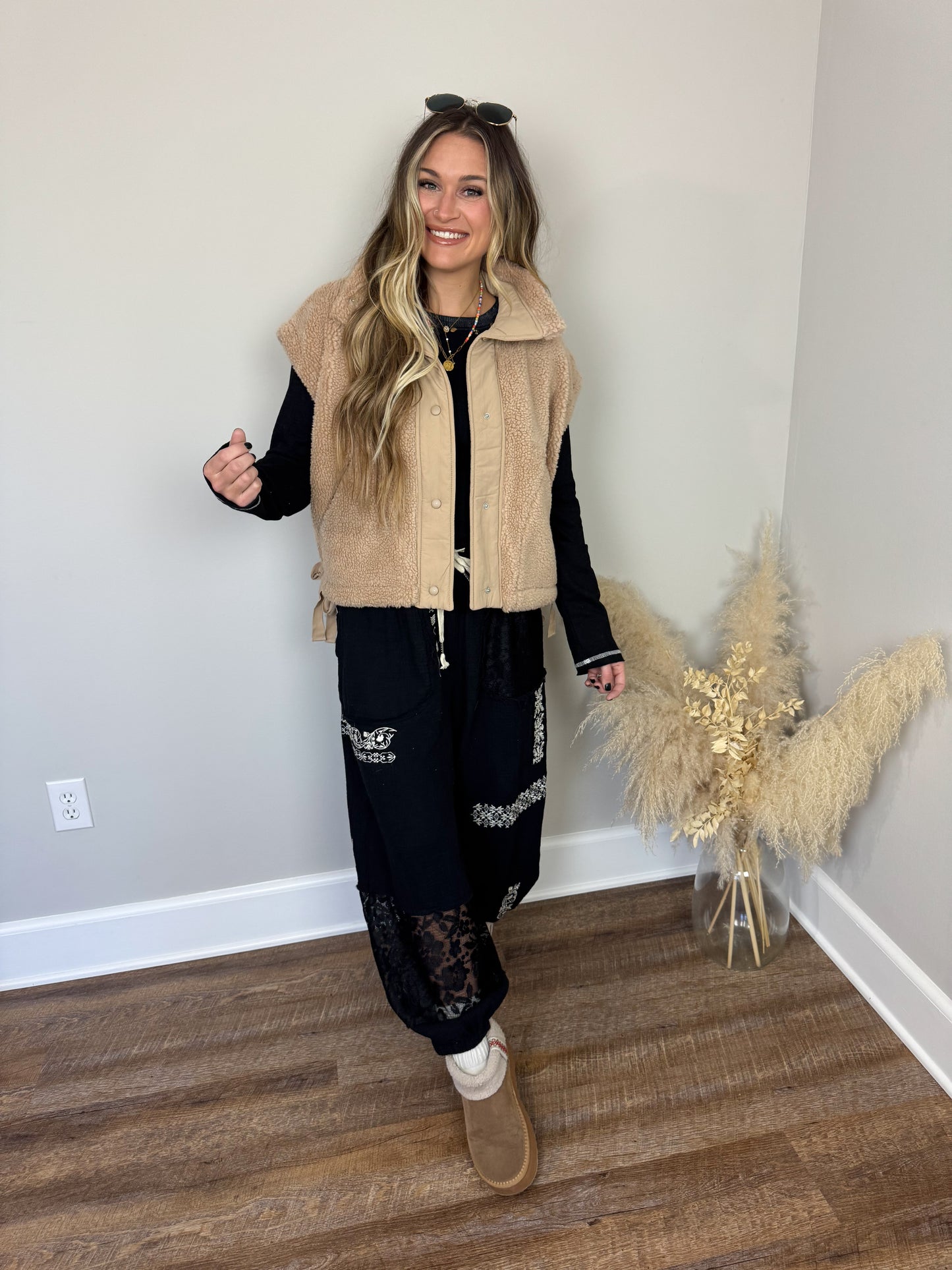 Coming Back Sherpa Vest | Beige