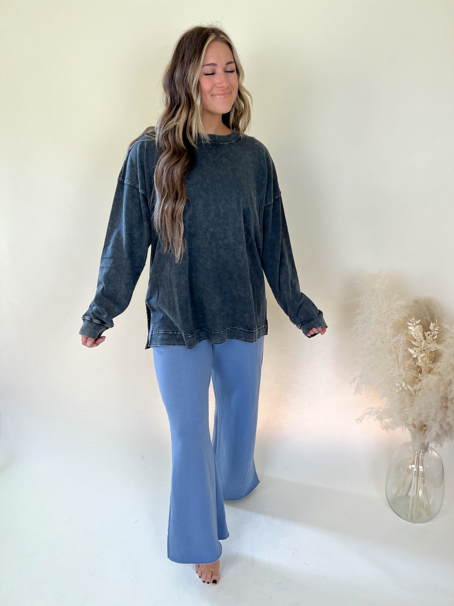Haunted Pullover | Black