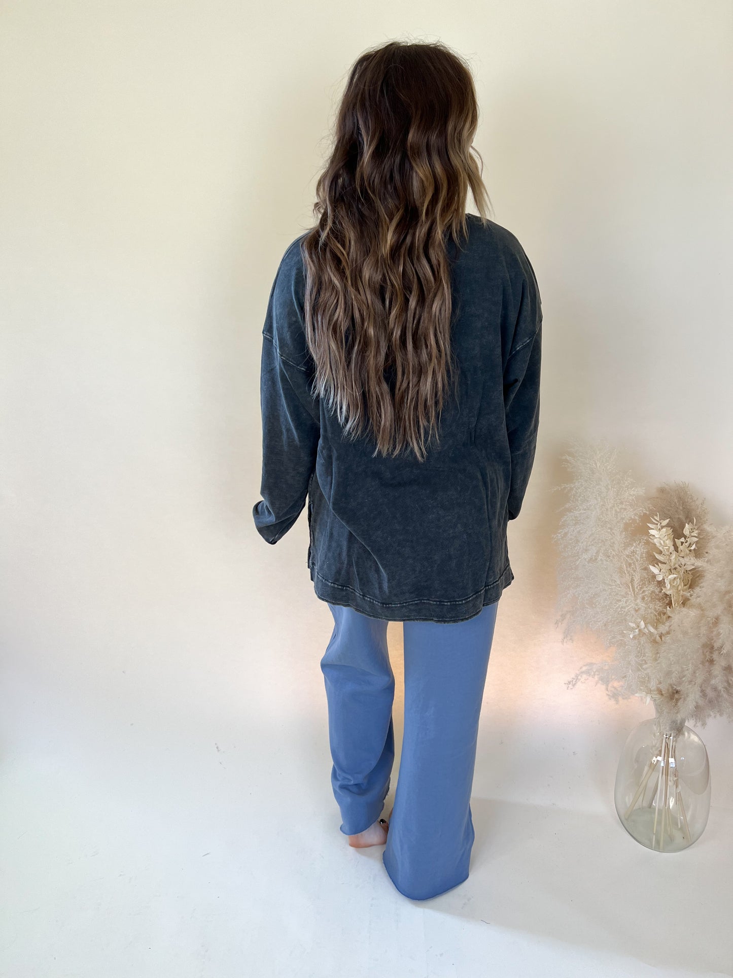 Haunted Pullover | Black