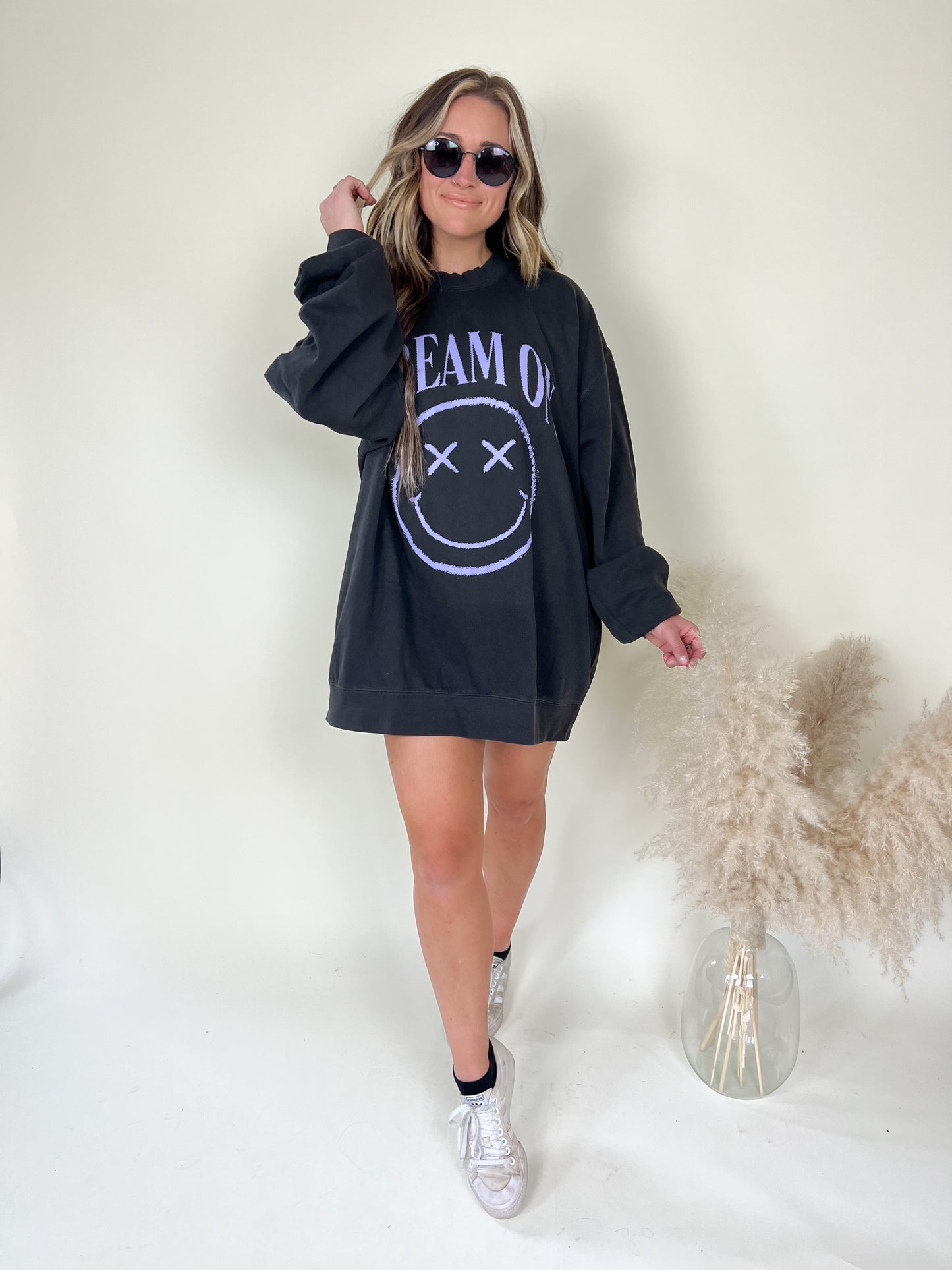 Dream On Graphic Sweatshirt
