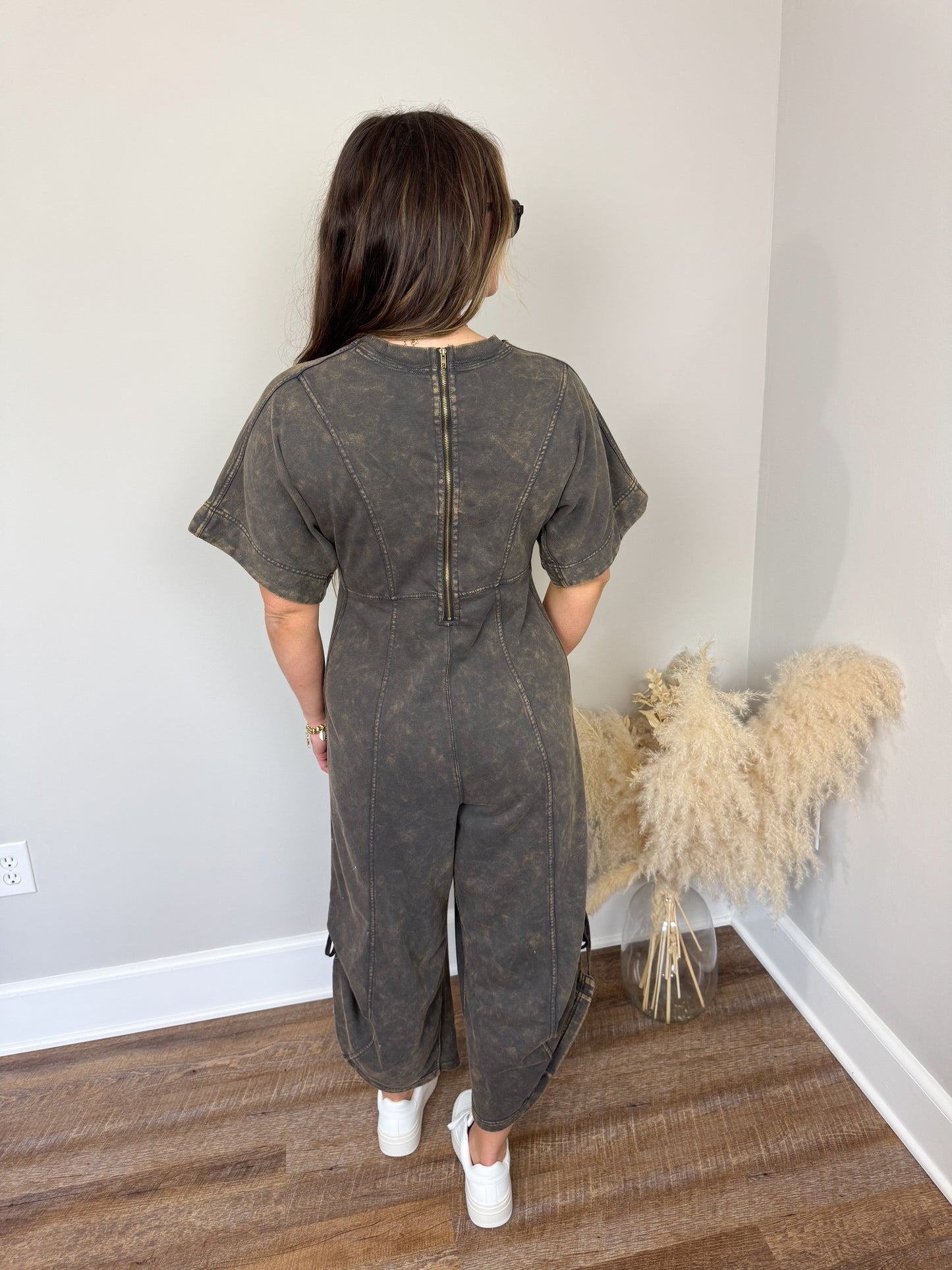 Estate V-Neck Jumpsuit | Ash Black