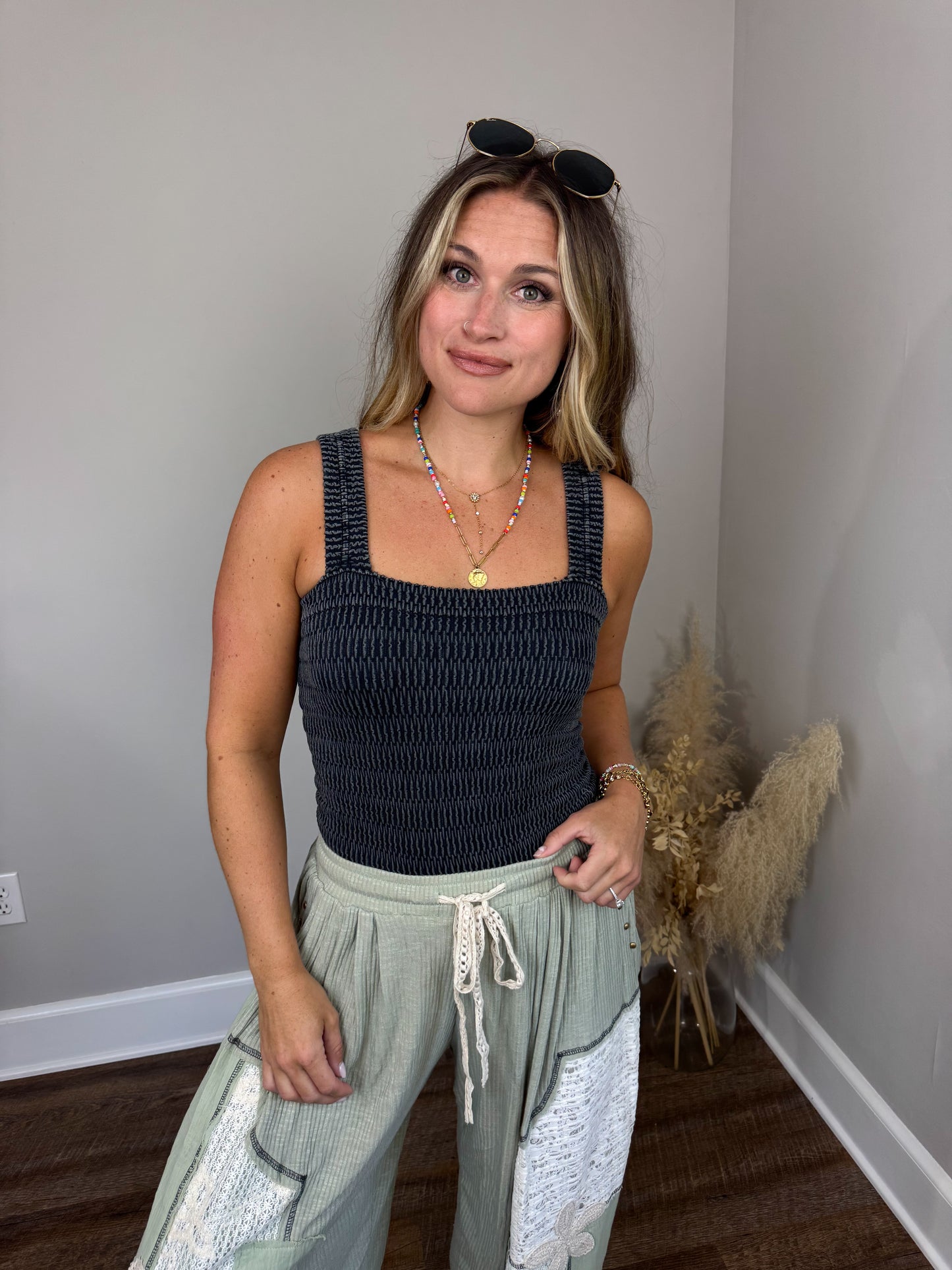Meadow Daze Seamless Top | Black