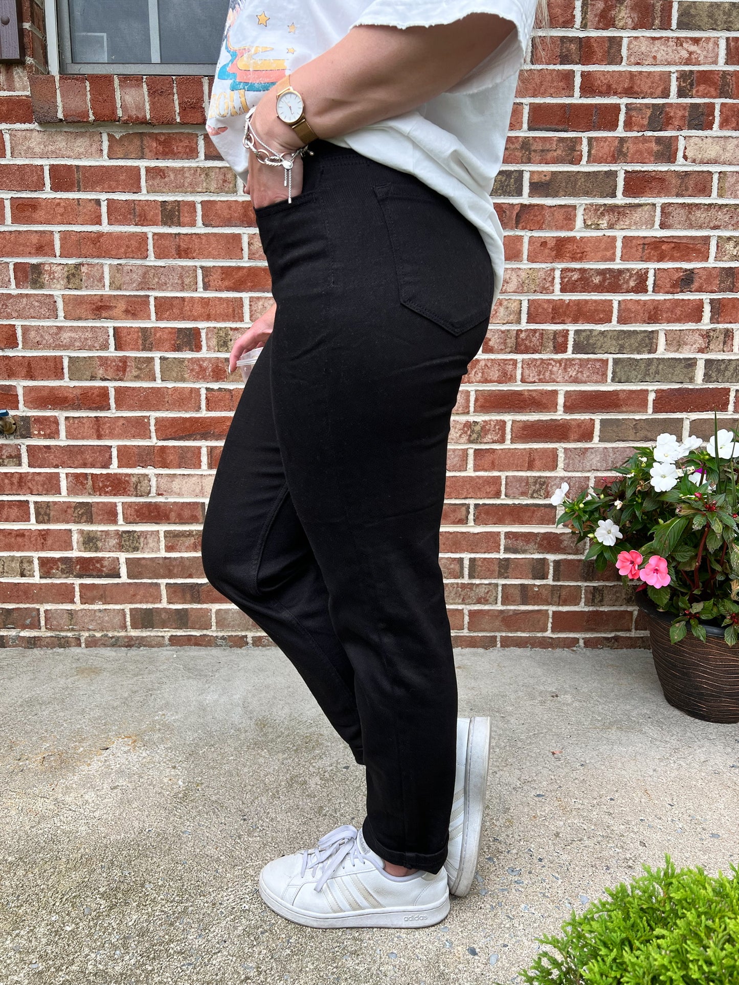 Black Mom Jeans - side close up