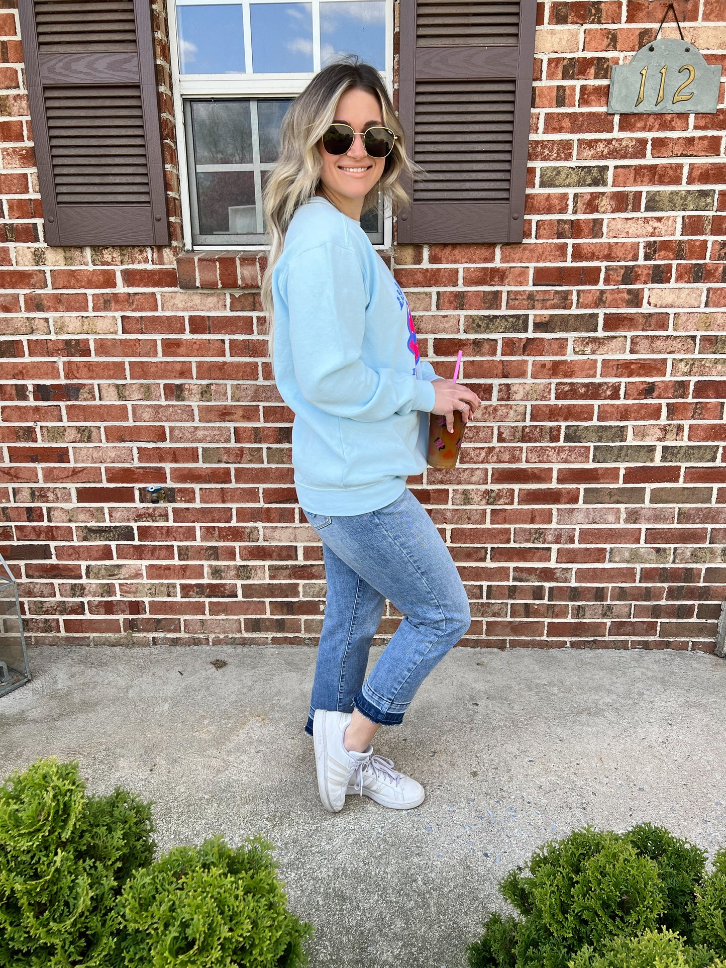 Daydrinker Tour Lips Pullover
