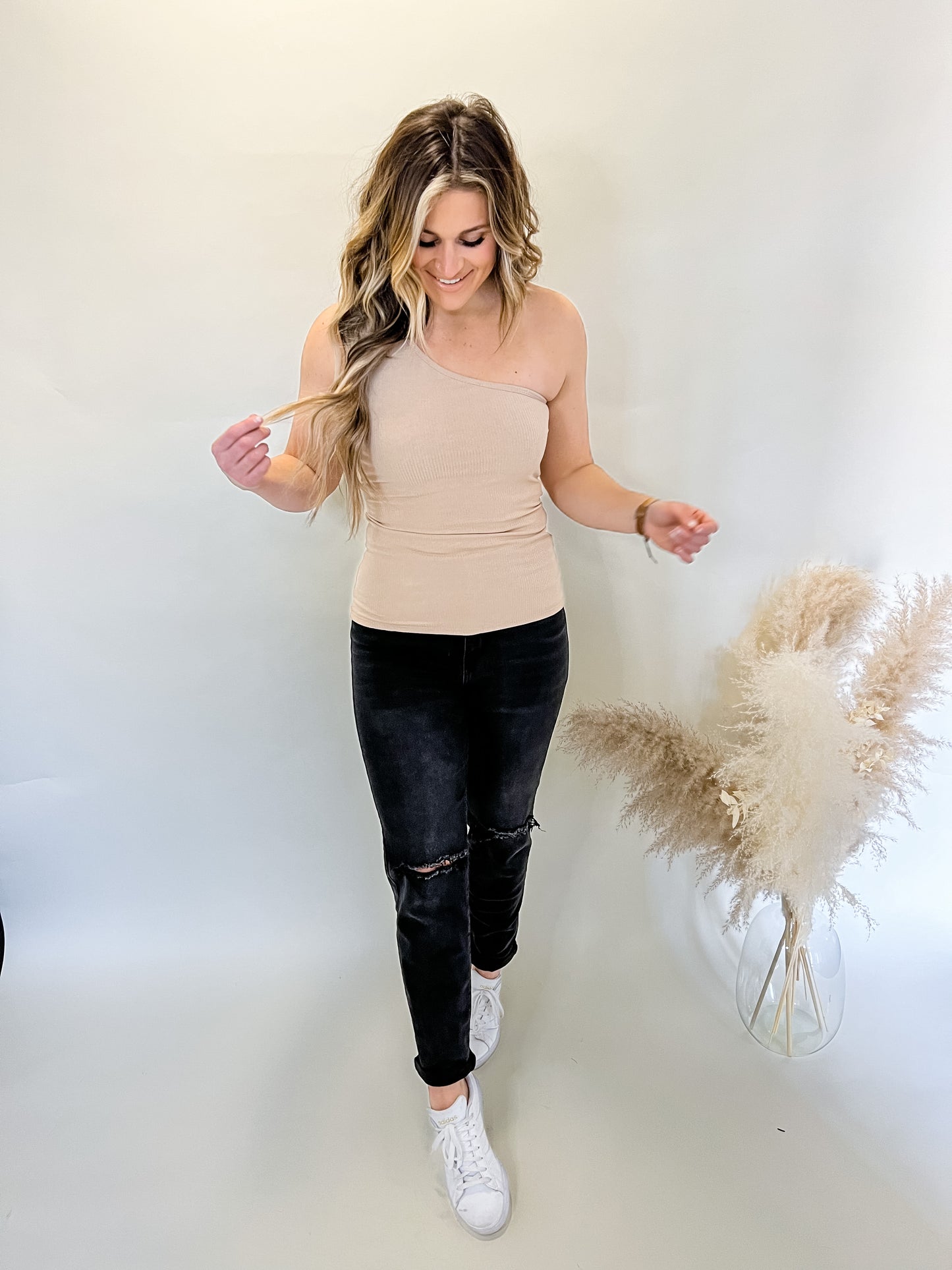 Surrender One Shoulder Top | Khaki