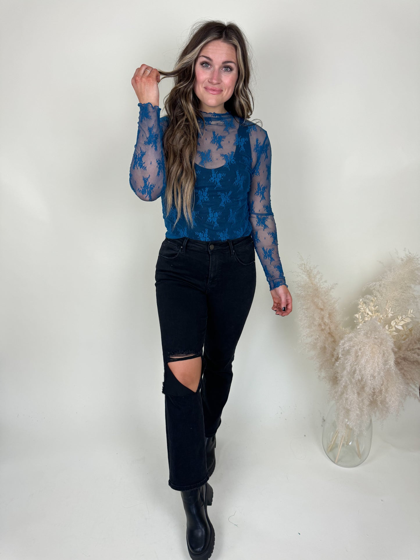 Caught a Vibe Lace Top | Teal