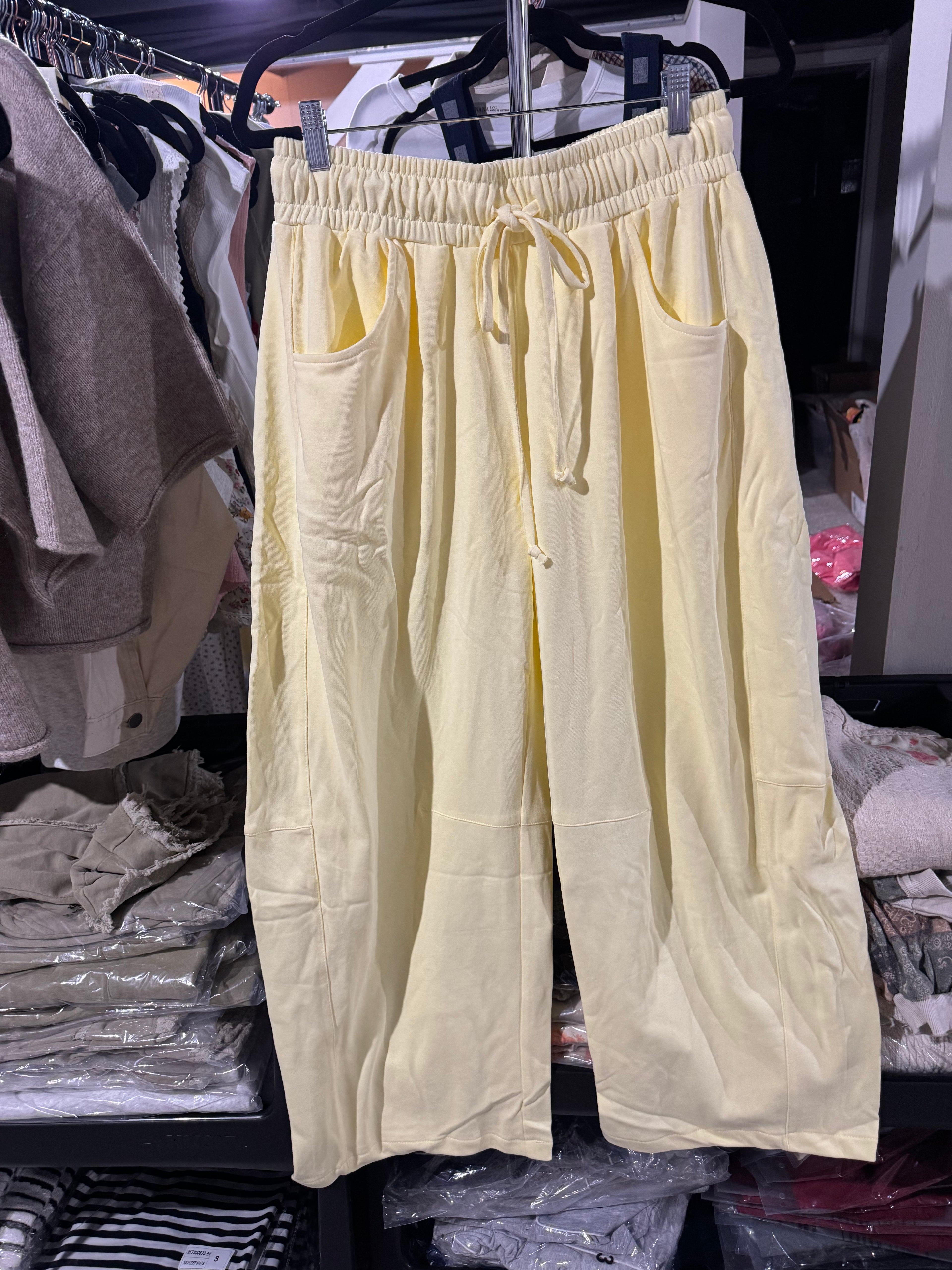 Noah Barrel Sweatpants | Butter Yellow