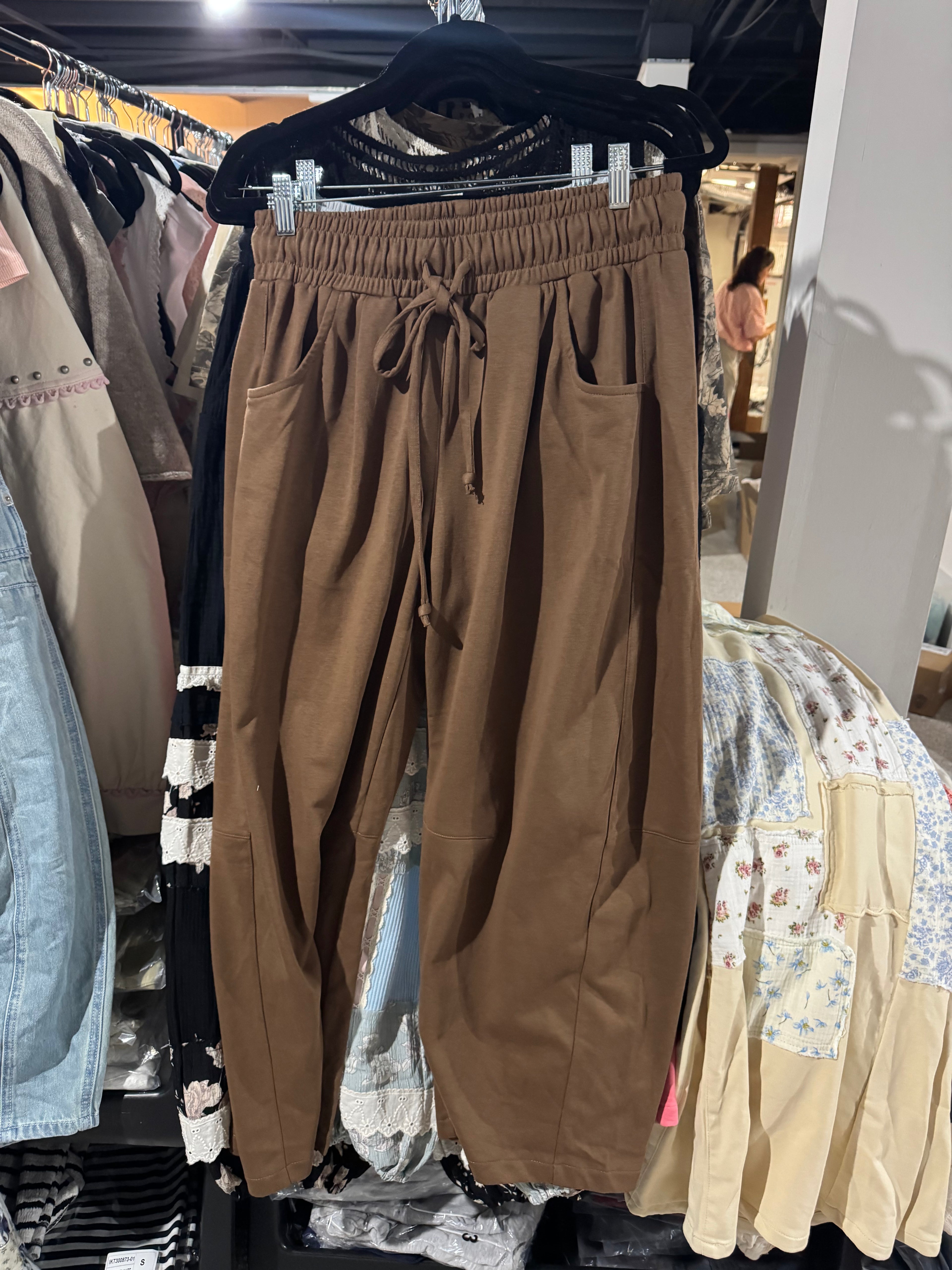 Noah Barrel Sweatpants | Espresso