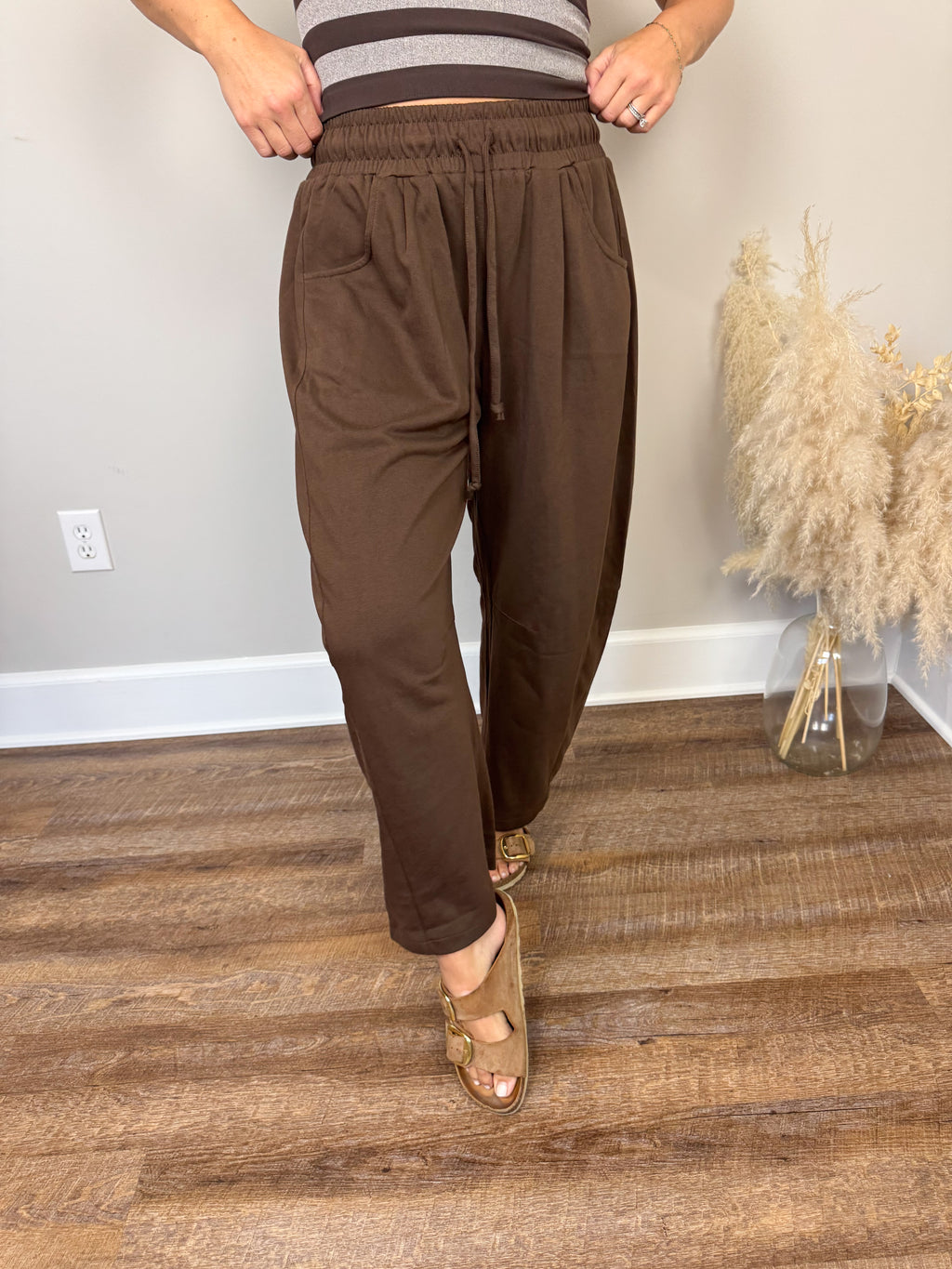 Noah Barrel Sweatpants | Brown