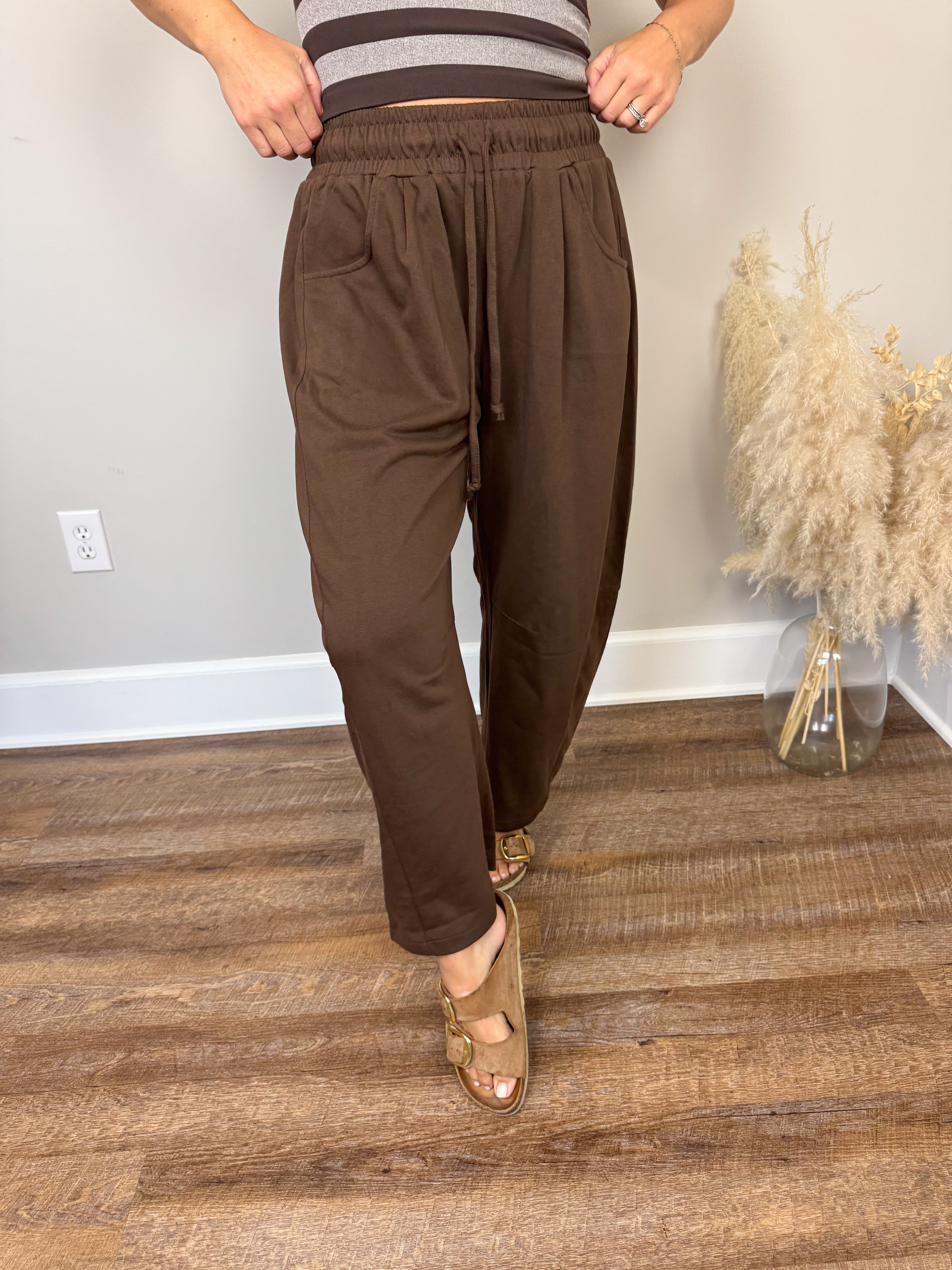 Noah Barrel Sweatpants | Brown