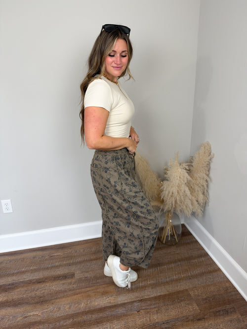 *PRE-ORDER* Silver Lining Floral Pants | Mocha