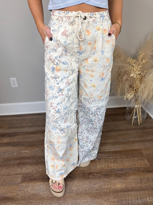 Turn Around Floral Pants