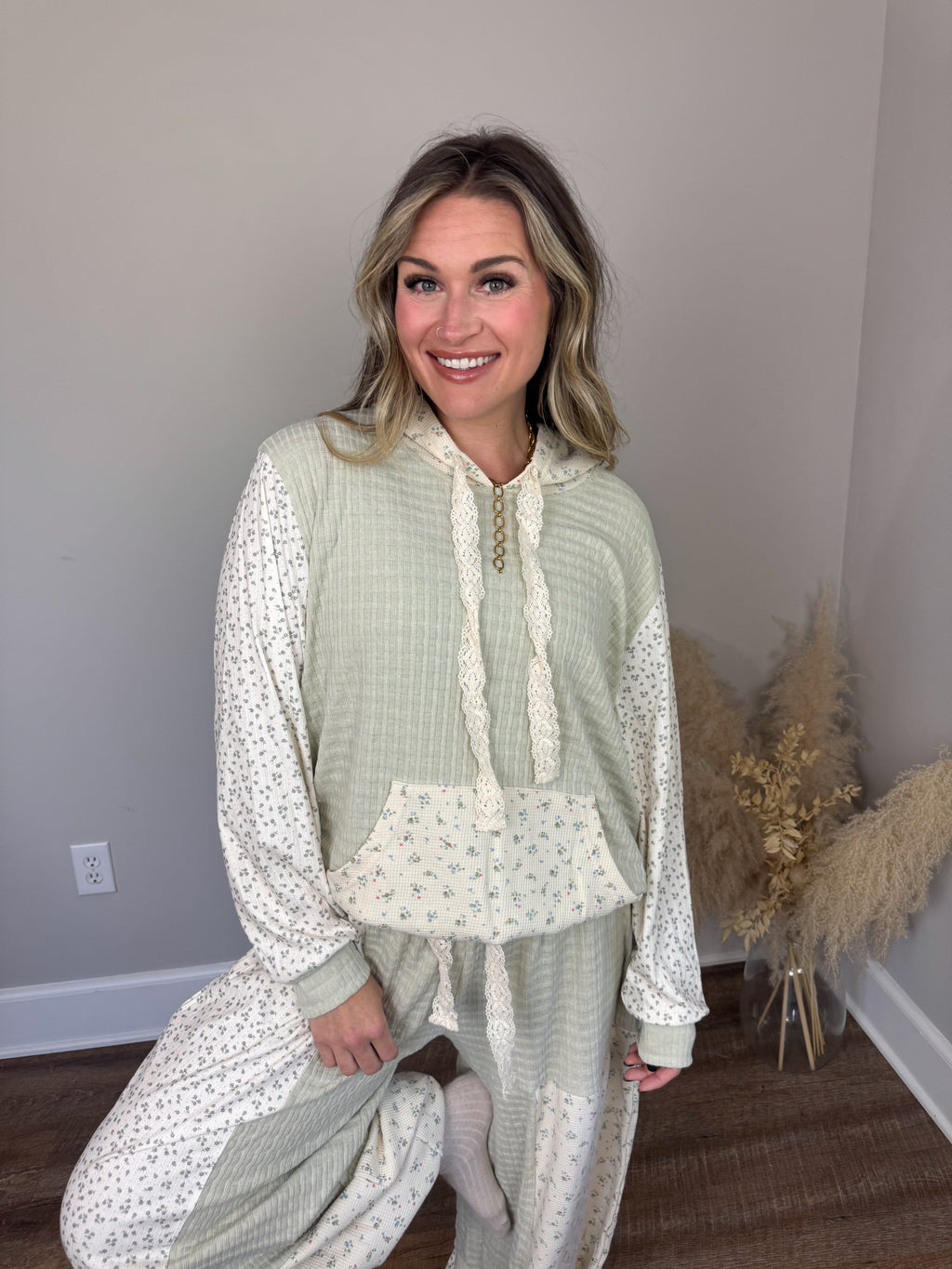 Marie Hooded Pullover