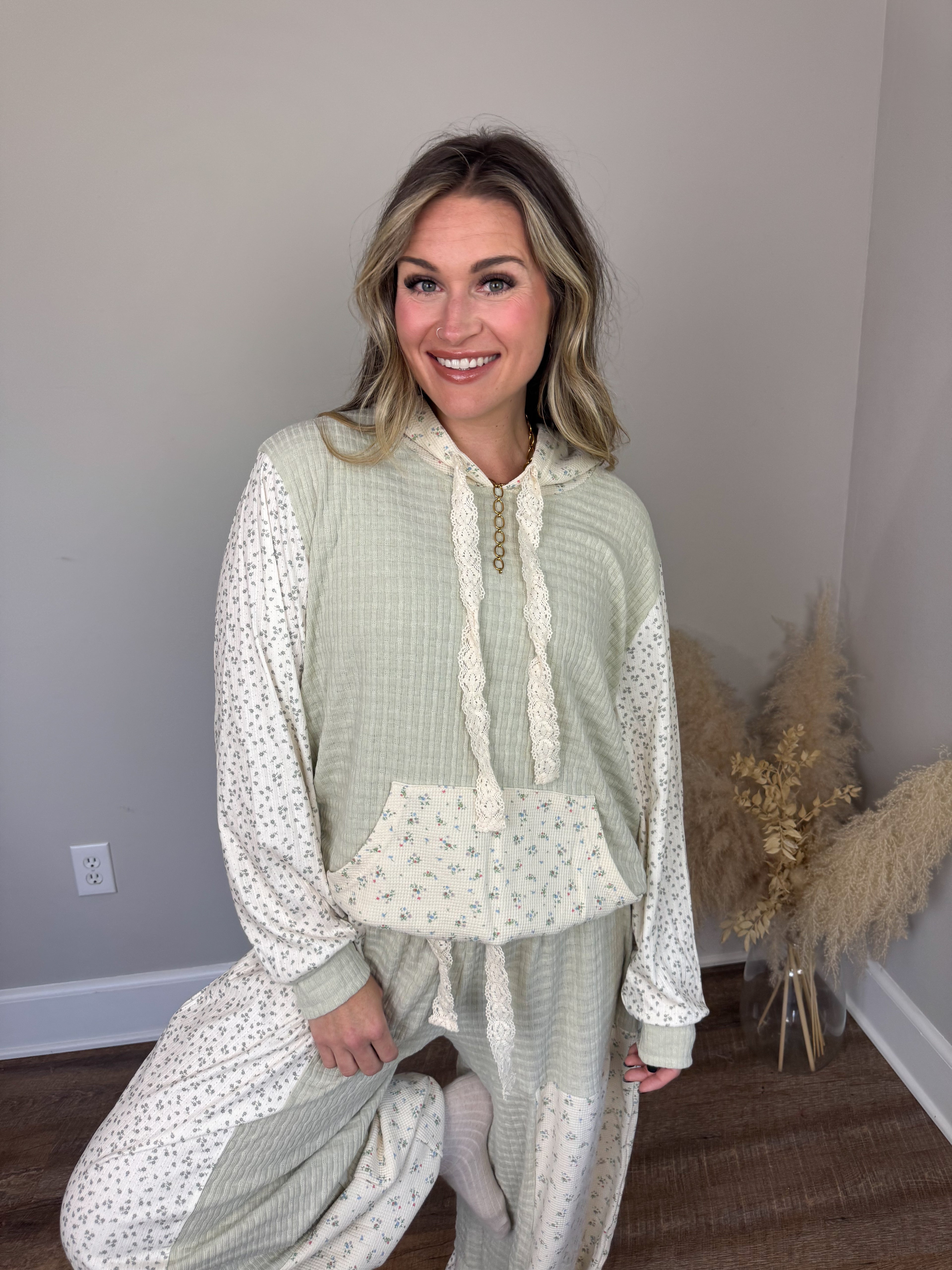 Marie Hooded Pullover