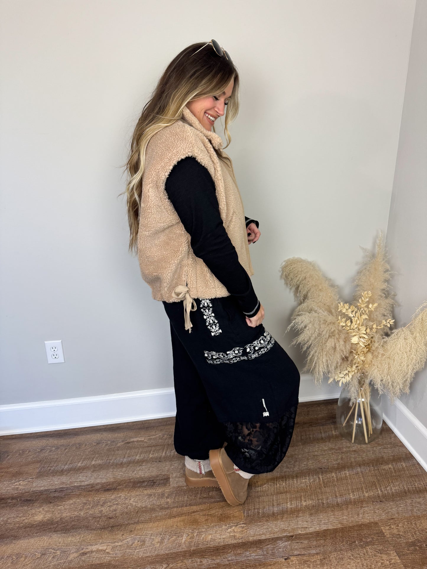 Coming Back Sherpa Vest | Beige