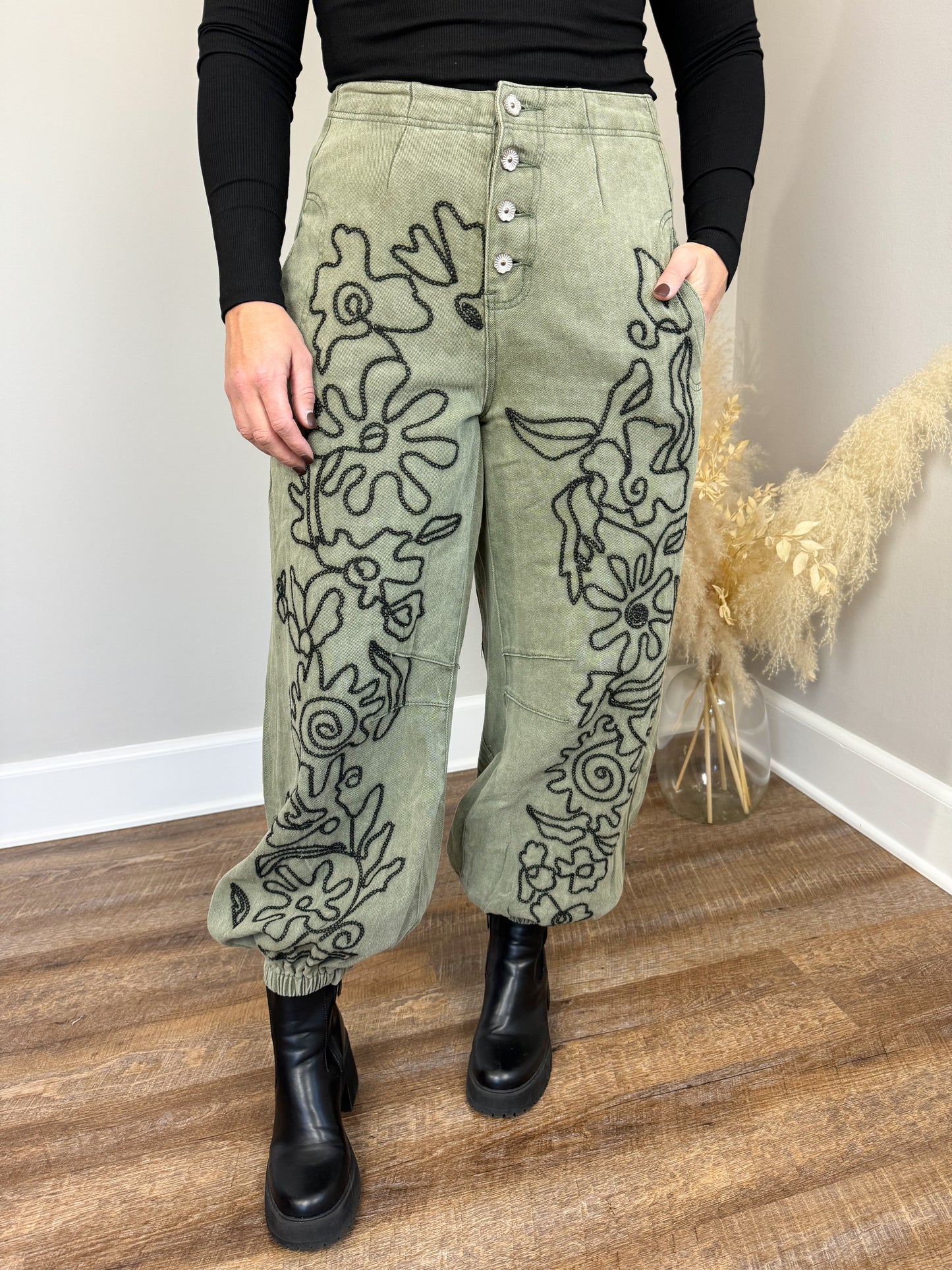 Malone Embroidered Pants | Green