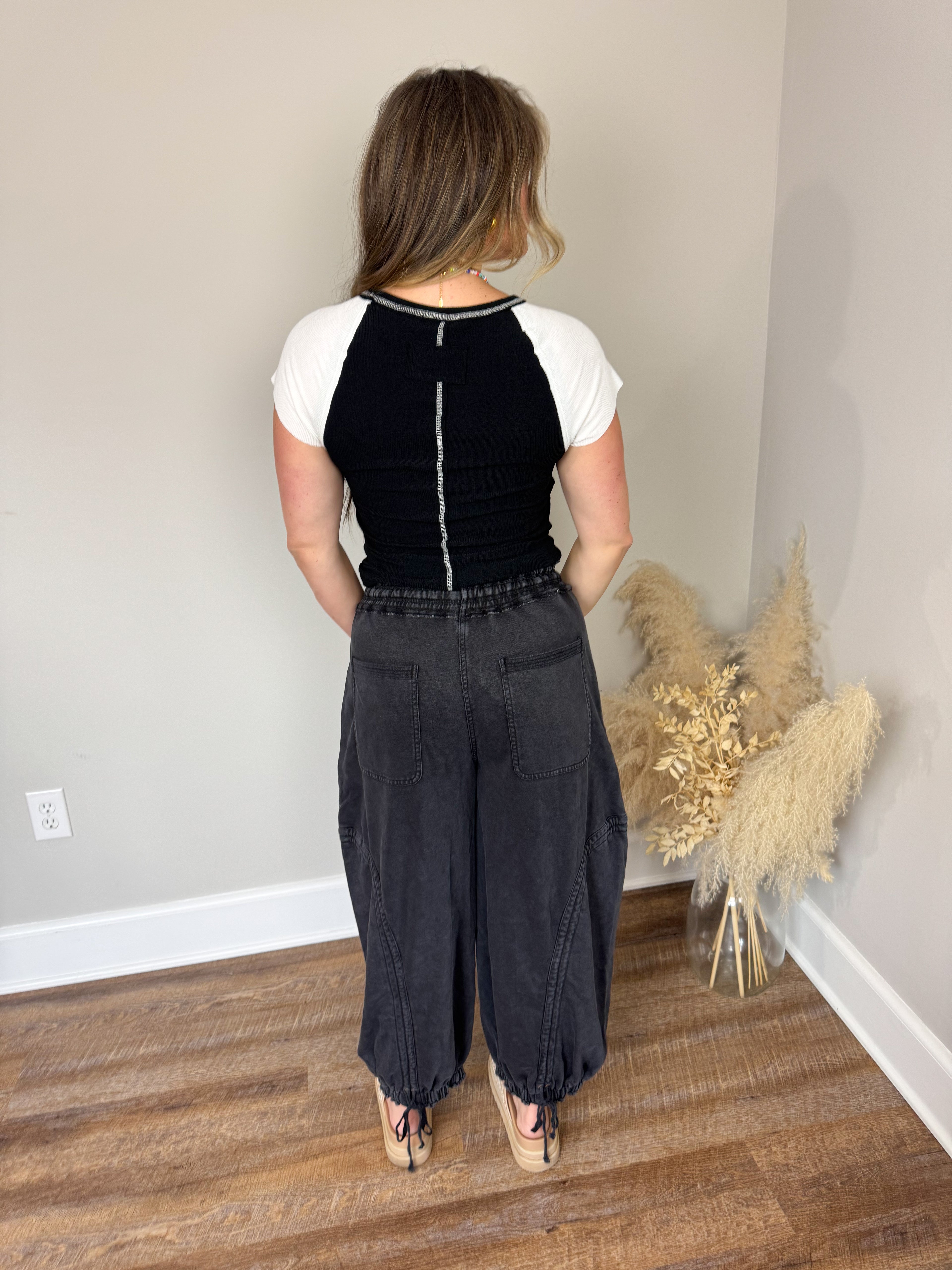 Elli Short Sleeve Top | Black