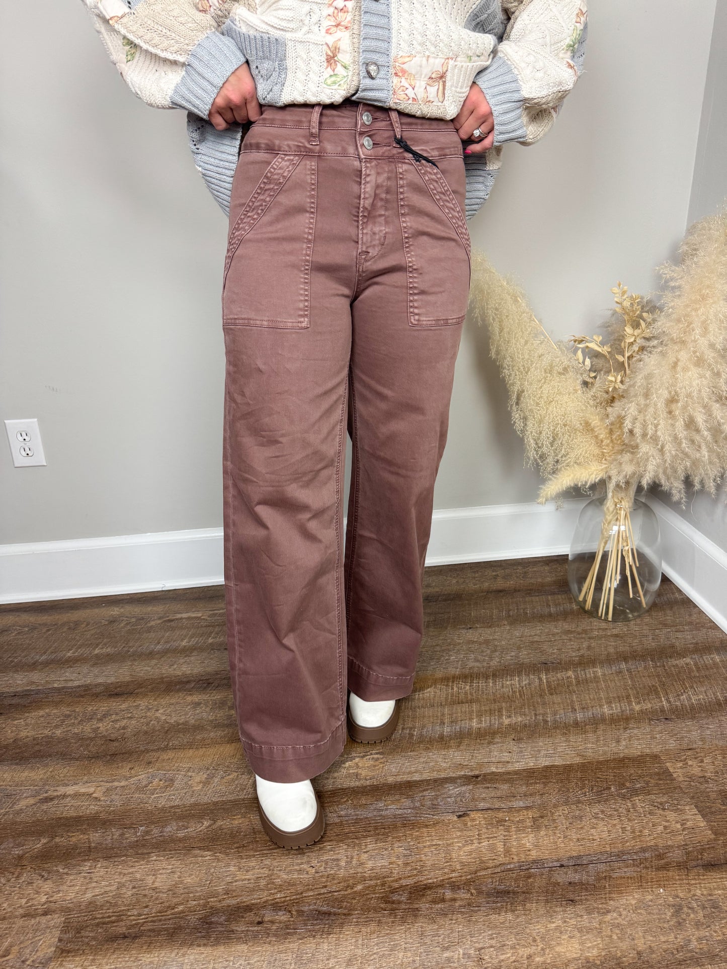 Mica Super High Waisted Jeans | Cocoa