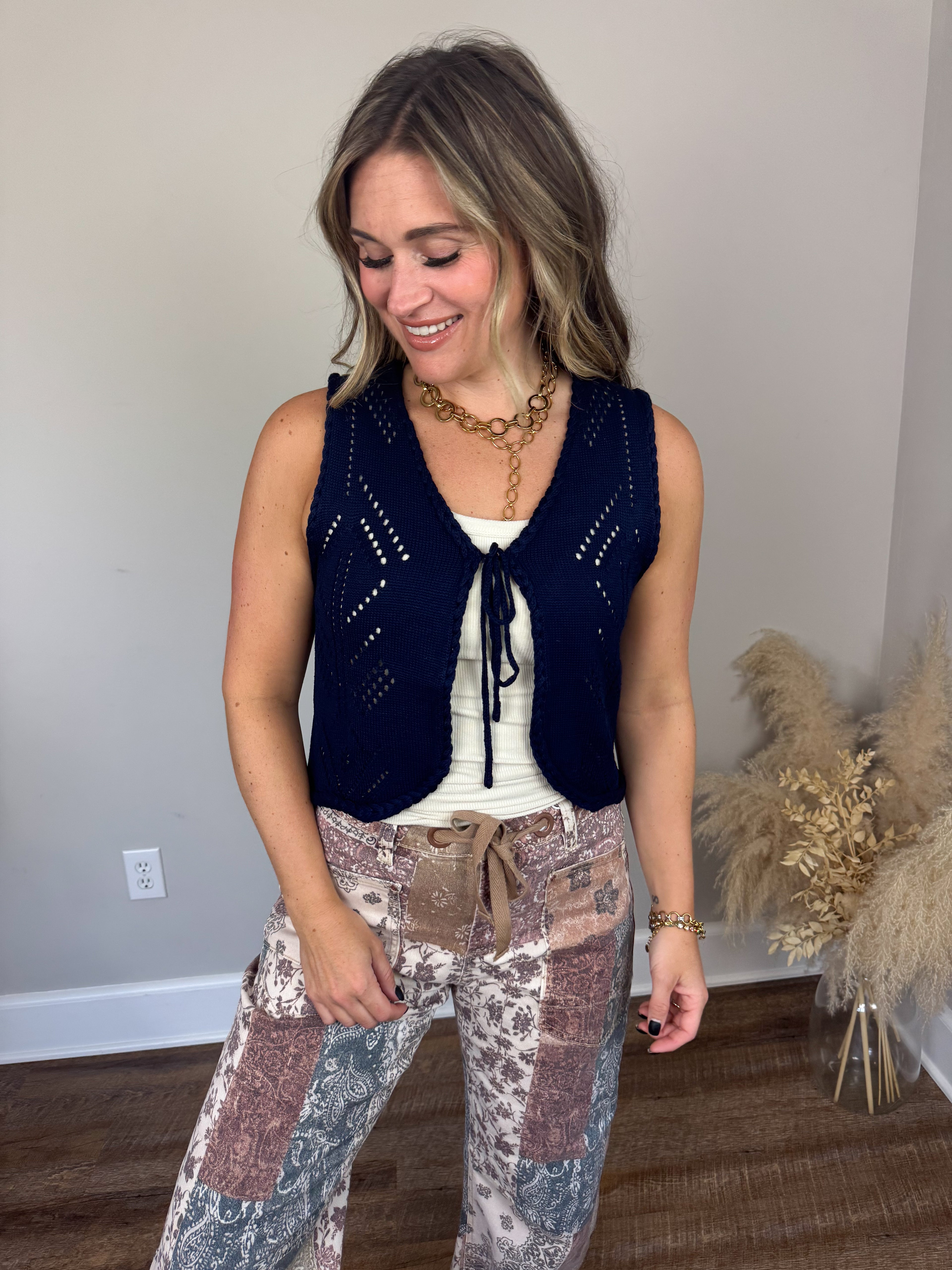 Willow Whisper Sweater Vest | Navy