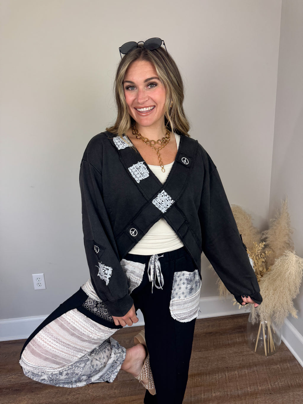 It Girl Pullover | Black