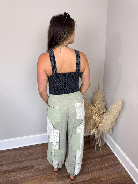 Meadow Daze Seamless Top | Black