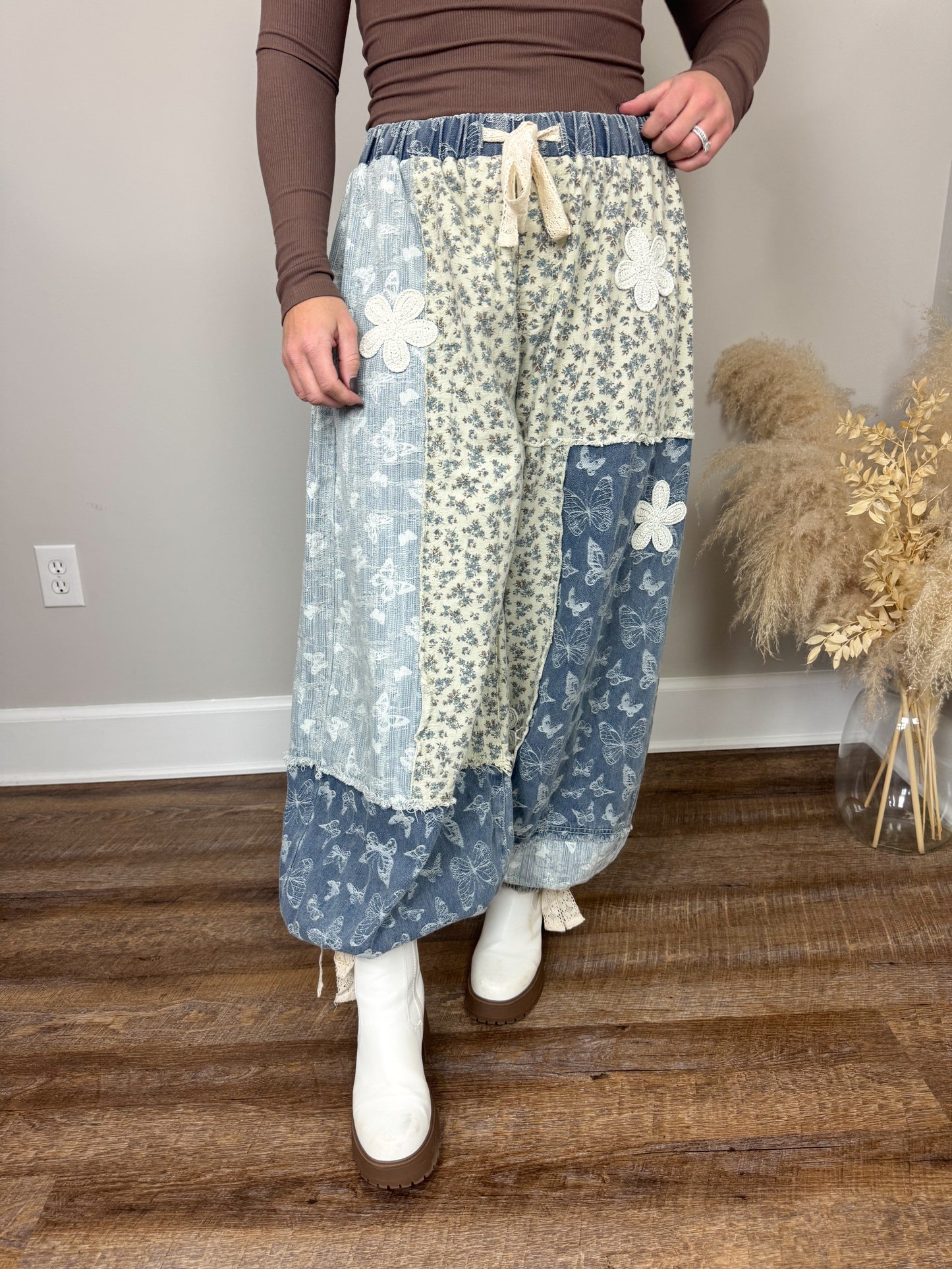 Everything Nice Contrast Pants | Blue Butterfly