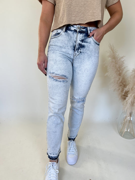 Light Wash Risen Jeans