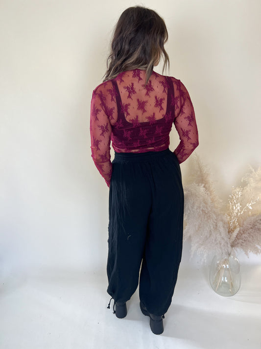 Caught a Vibe Lace Top | Burgundy