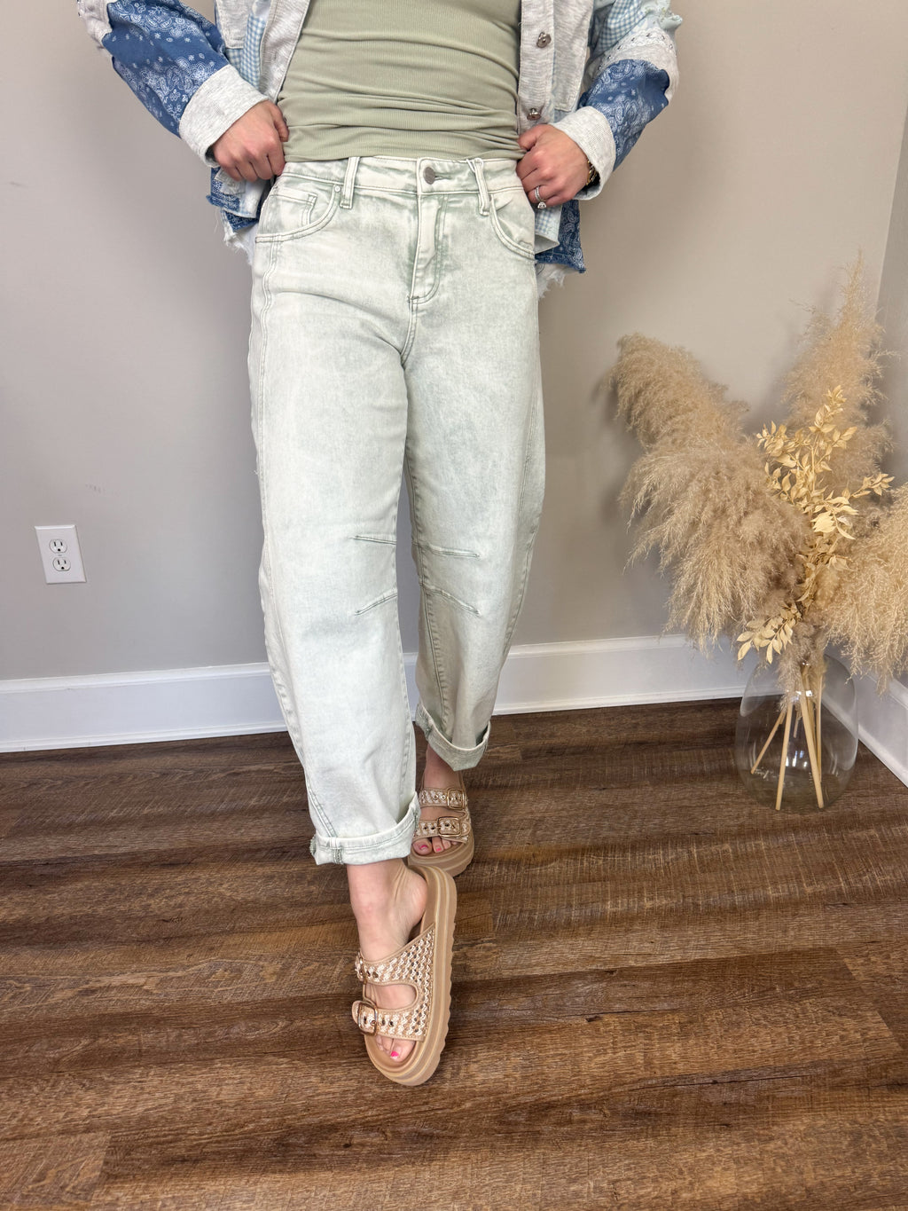 Risen Barrel Jeans | Pistachio