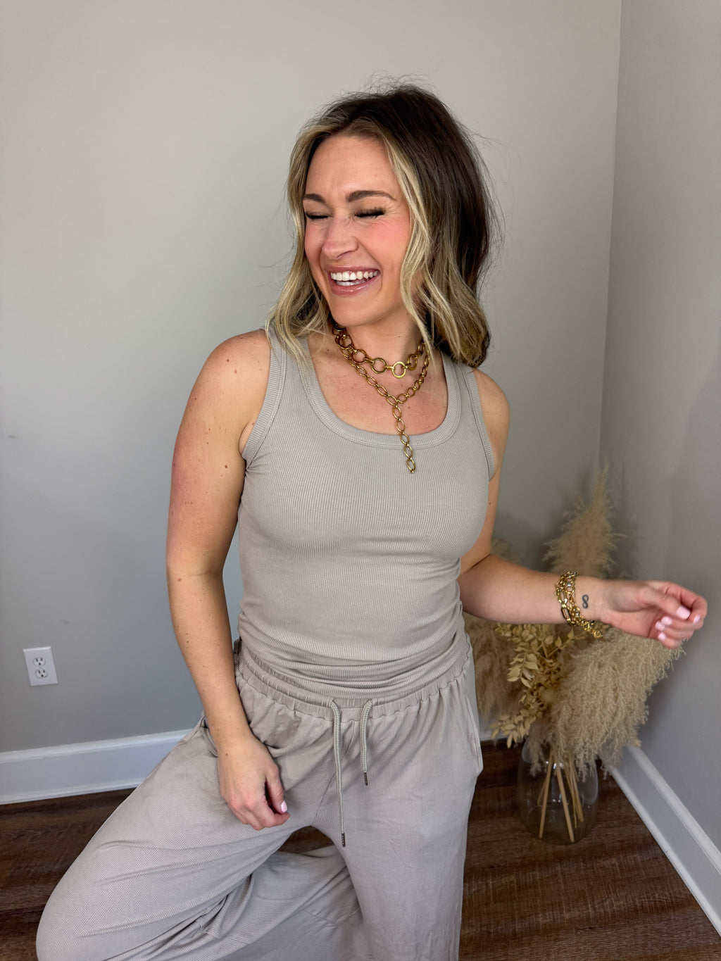 Clark Scoop Tank Top | Mocha