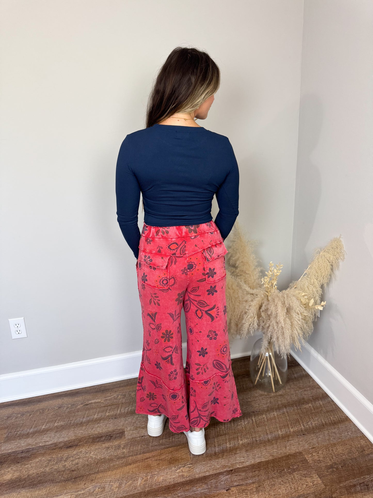 Evermore Printed Pants | Red