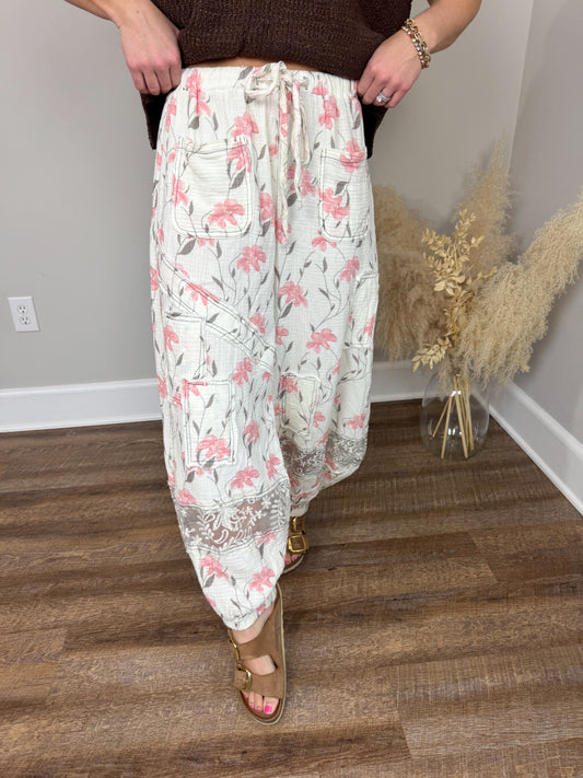 Harvest Trail Floral Pants | Pink