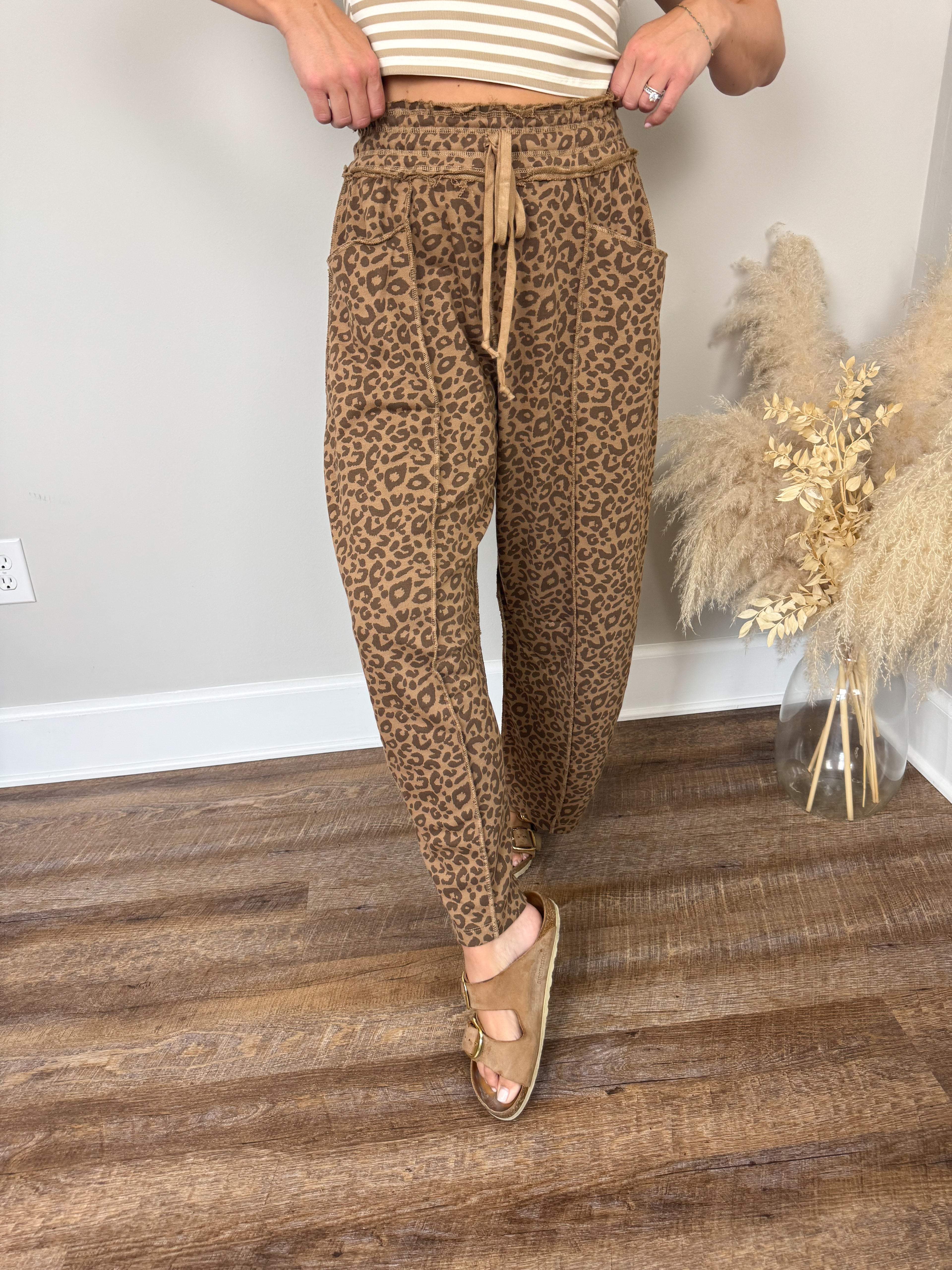 Chasing Sunshine Pants | Camel Leopard