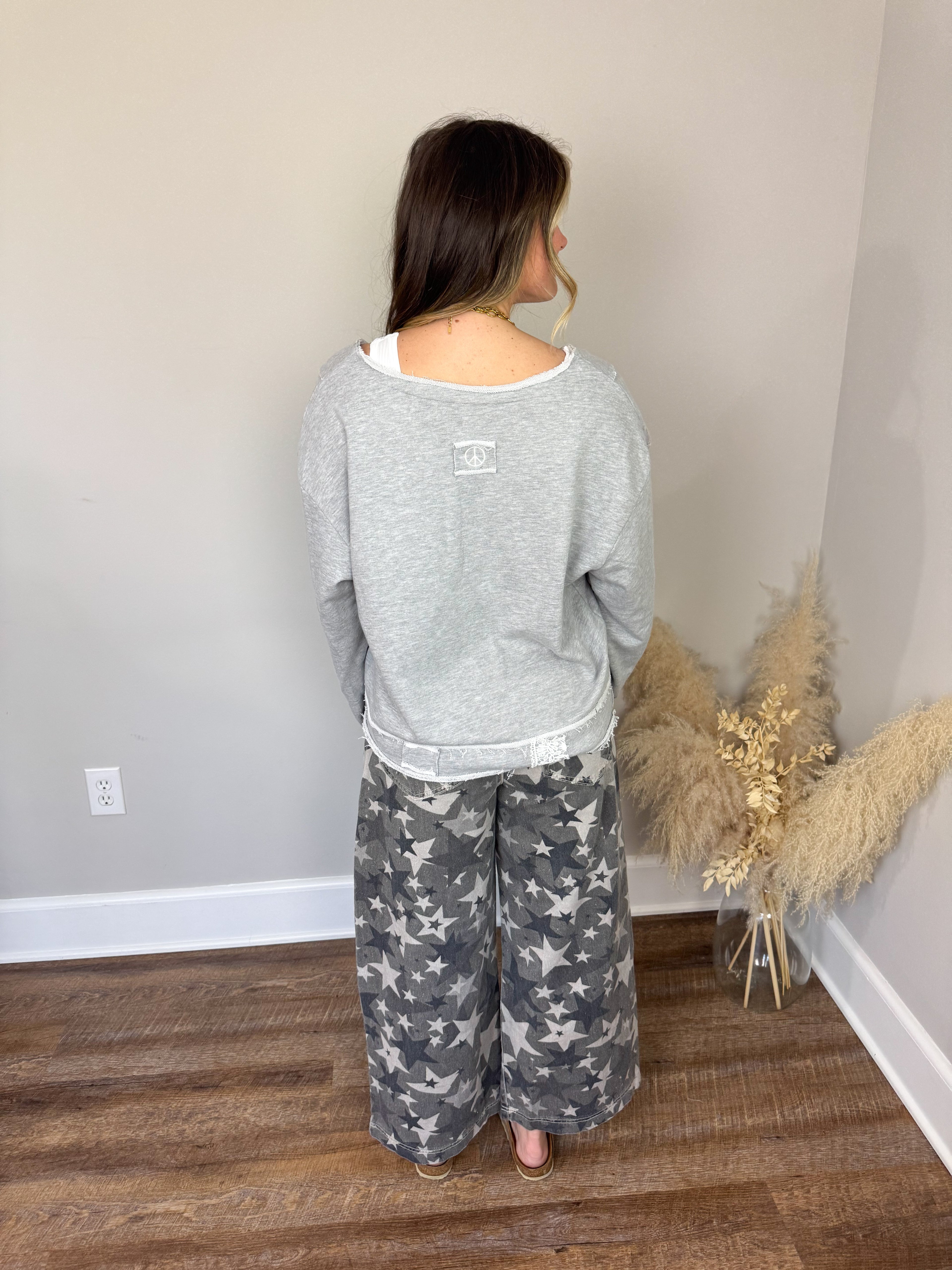 It Girl Pullover | Grey
