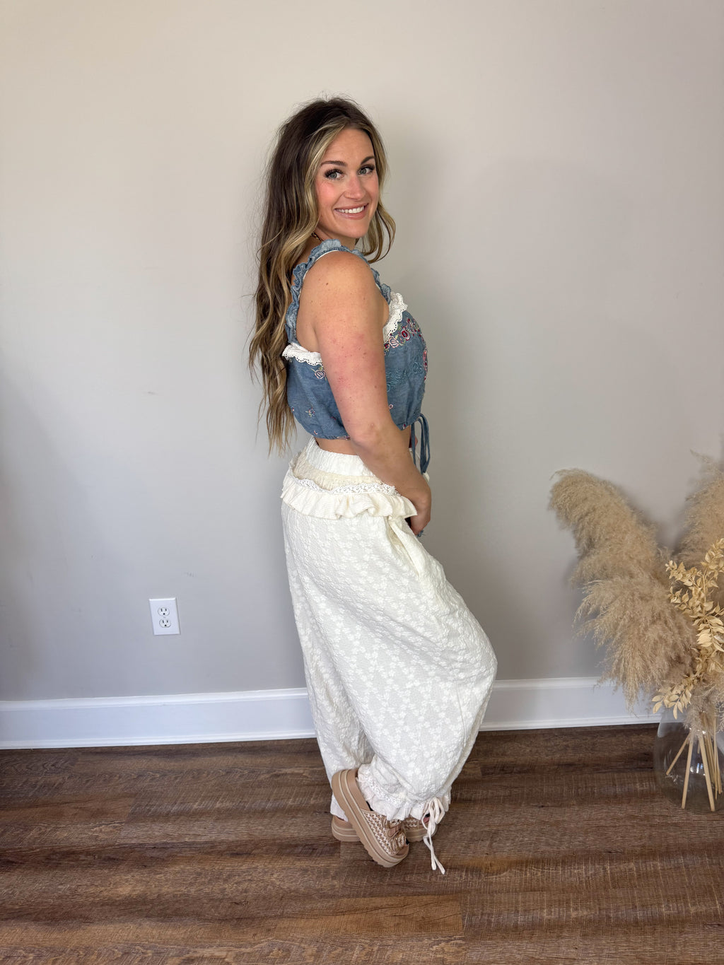 Daisy Lace Pants
