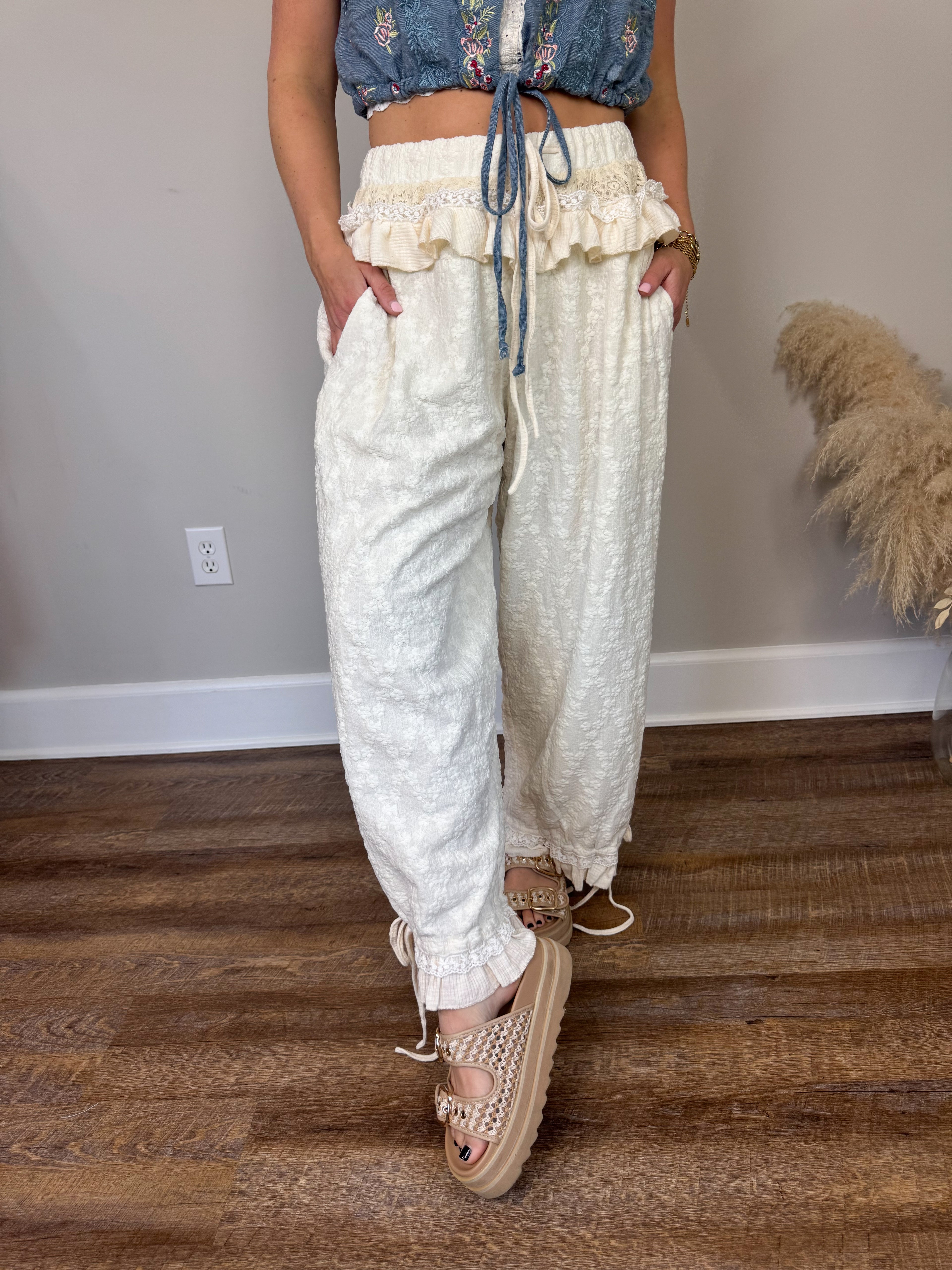 Daisy Lace Joggers