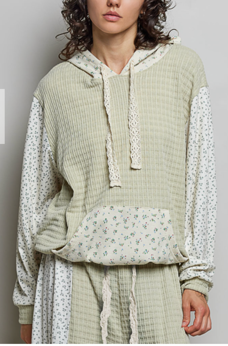 Marie Hooded Pullover