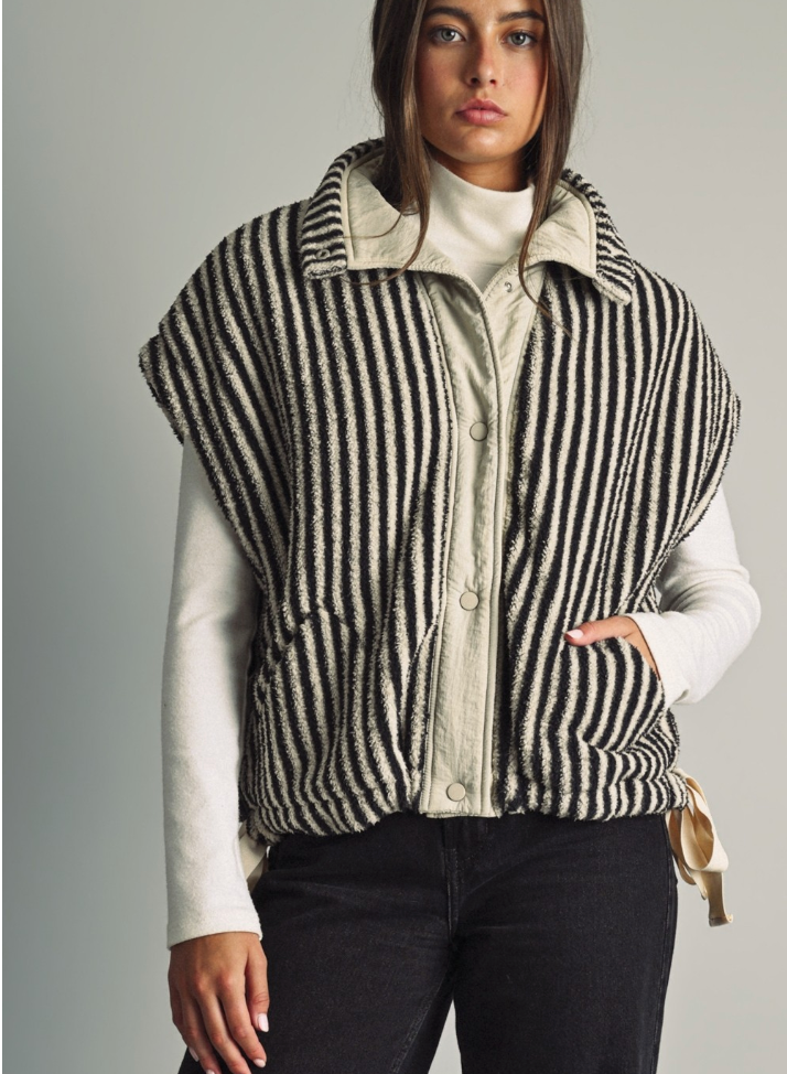 Cabin Stripe Fleece Vest | Tan/Black